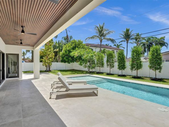 2728 NE 31st St, Lighthouse Point FL 33064