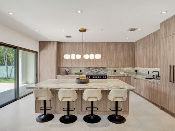 2728 NE 31st St, Lighthouse Point FL 33064