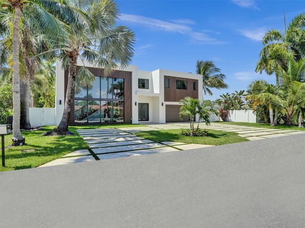 2728 NE 31st St, Lighthouse Point FL 33064