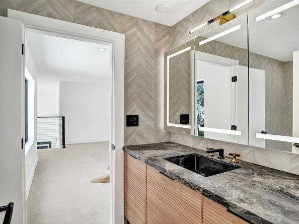 2728 NE 31st St, Lighthouse Point FL 33064