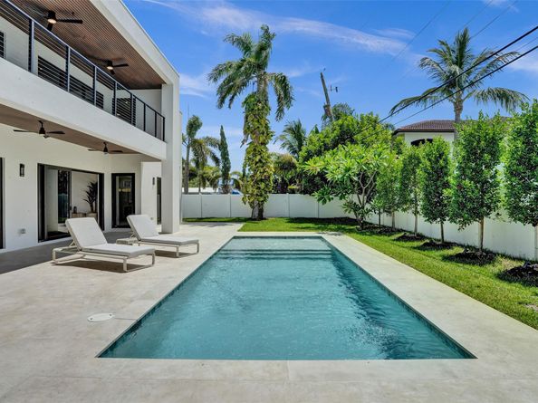 2728 NE 31st St, Lighthouse Point FL 33064