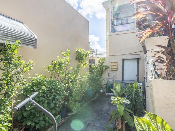 928 S Dixie Highway, Lake Worth Beach FL 33460