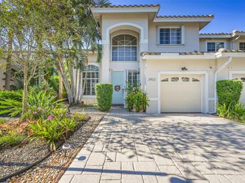 2922 Port Royale Ln