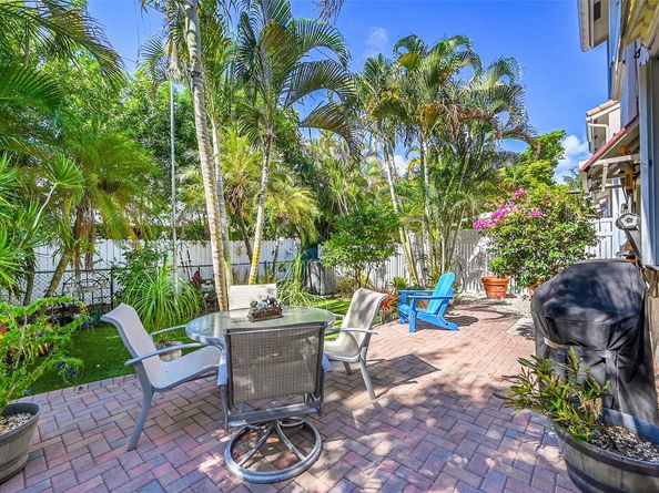 2922 Port Royale Ln, Fort Lauderdale FL 33308