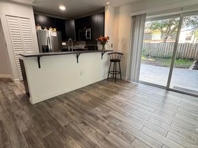 4190 SW 70th Ter, Davie FL 33314