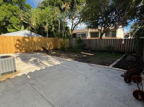 4190 SW 70th Ter, Davie FL 33314