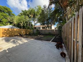 4190 SW 70th Ter, Davie FL 33314
