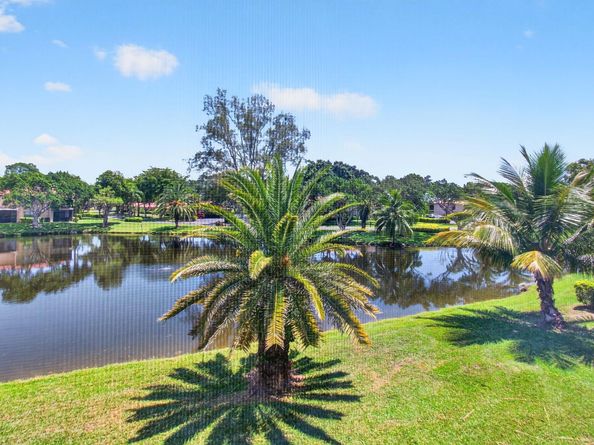 9283 Vista Del Lago 37J, Boca Raton FL 33428