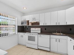 9283 Vista Del Lago 37J, Boca Raton FL 33428