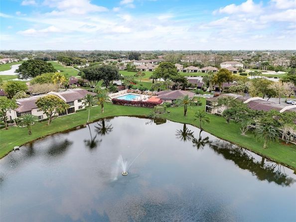 9283 Vista Del Lago 37J, Boca Raton FL 33428