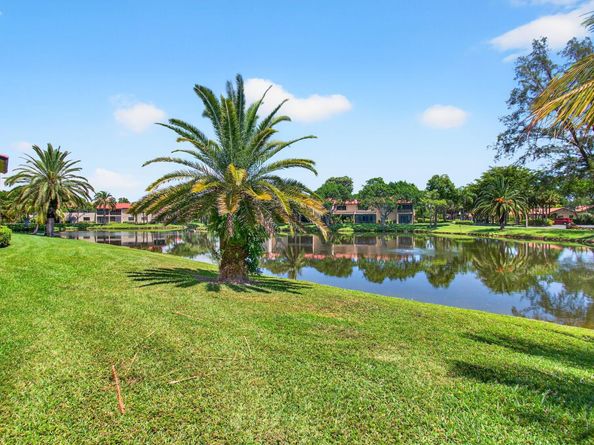 9283 Vista Del Lago 37J, Boca Raton FL 33428