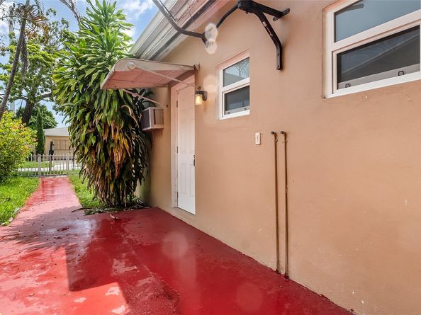 1530 SW 24th Ave, Miami FL 33145