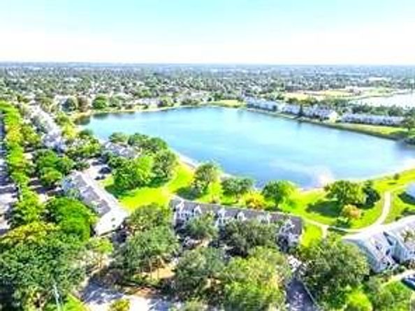 168 SW 6th Ct, Pompano Beach FL 33060