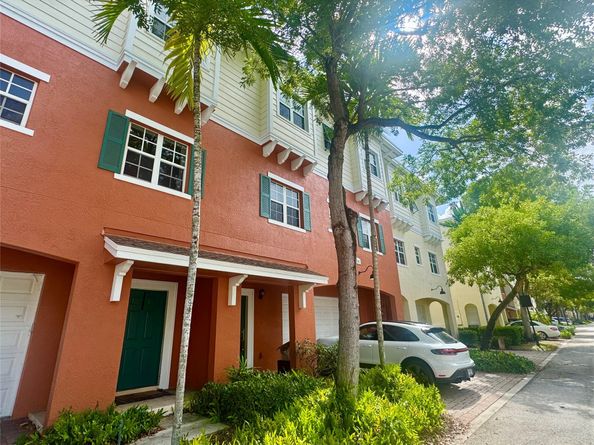 168 SW 6th Ct 168, Pompano Beach FL 33060