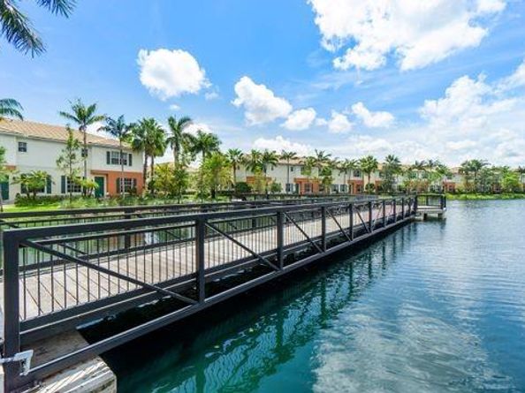 168 SW 6th Ct, Pompano Beach FL 33060