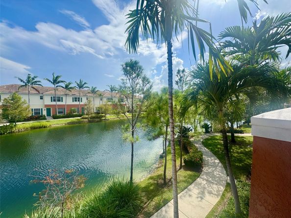 168 SW 6th Ct, Pompano Beach FL 33060