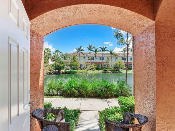 168 SW 6th Ct, Pompano Beach FL 33060