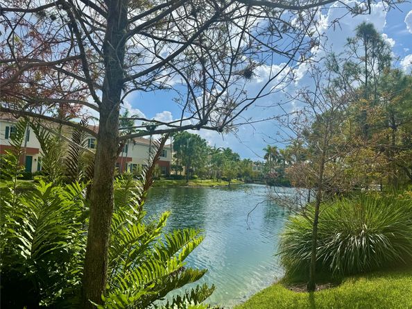 168 SW 6th Ct, Pompano Beach FL 33060