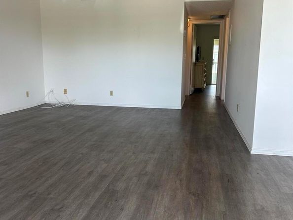 300 Village Green Circle S 217, Palm Springs FL 33461
