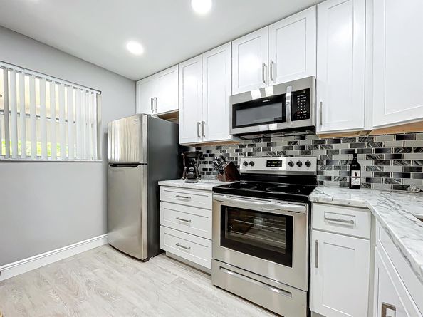 133 Lake Evelyn Drive, West Palm Beach FL 33411