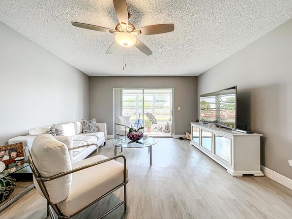 133 Lake Evelyn Drive, West Palm Beach FL 33411