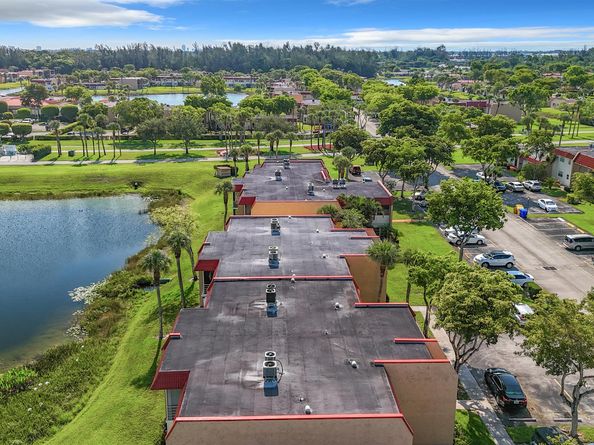 133 Lake Evelyn Drive, West Palm Beach FL 33411