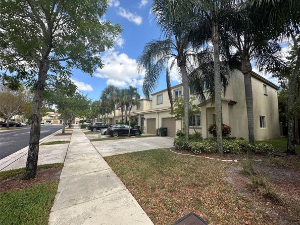 4792 Lago Vista Dr 4792, Coconut Creek FL 33073