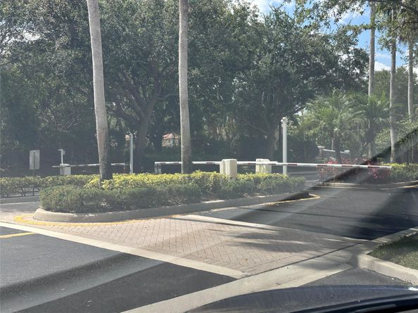 4792 Lago Vista Dr 4792, Coconut Creek FL 33073