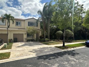 4792 Lago Vista Dr