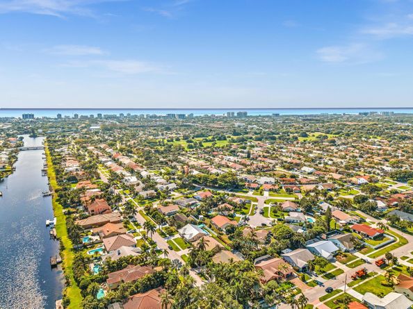 498 Oregon Lane, Boca Raton FL 33487