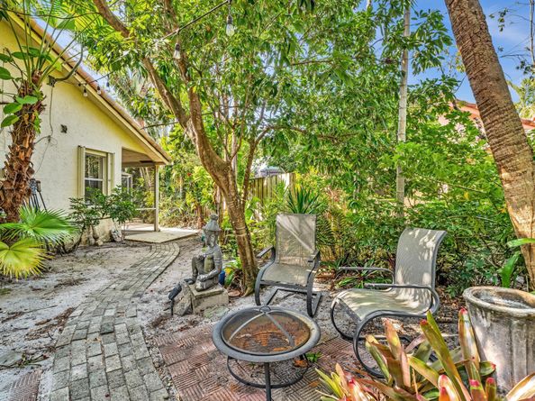 498 Oregon Lane, Boca Raton FL 33487