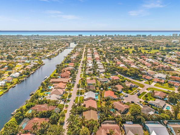 498 Oregon Lane, Boca Raton FL 33487