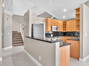 9240 Oak Grove Cir, Davie FL 33328