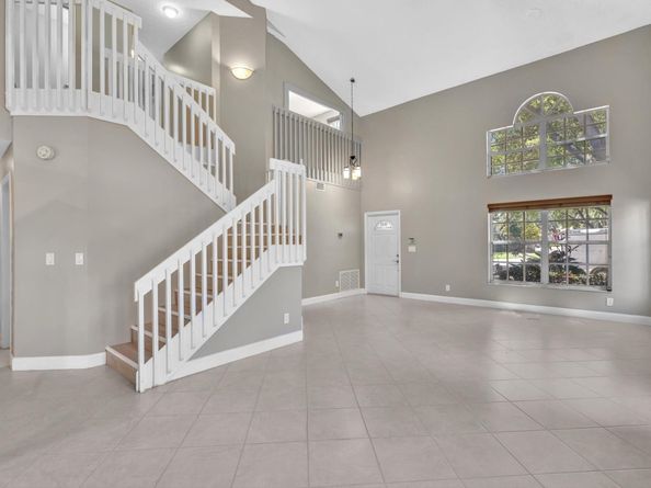 9240 Oak Grove Cir, Davie FL 33328