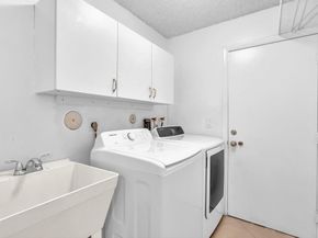 9240 Oak Grove Cir, Davie FL 33328