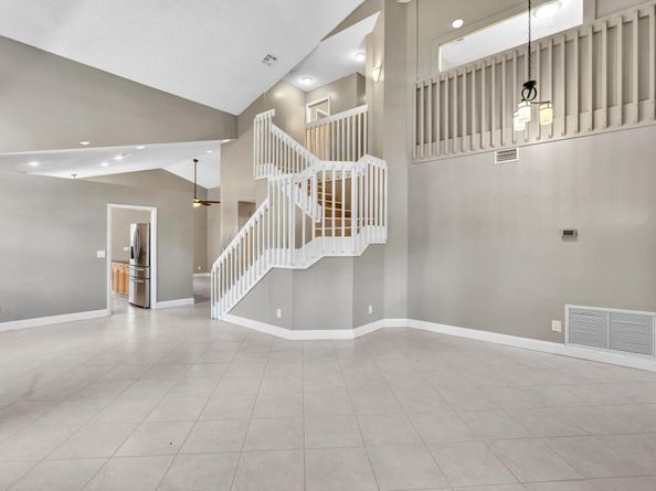 9240 Oak Grove Cir, Davie FL 33328