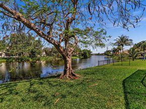 9240 Oak Grove Cir, Davie FL 33328