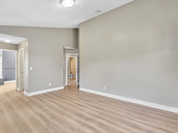9240 Oak Grove Cir, Davie FL 33328