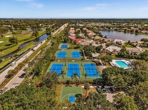 9240 Oak Grove Cir, Davie FL 33328