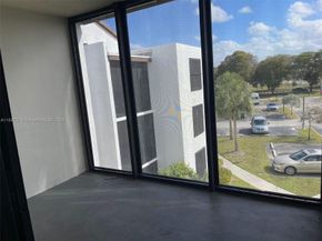 212 Lake Pointe Drive 313, Oakland Park FL 33309
