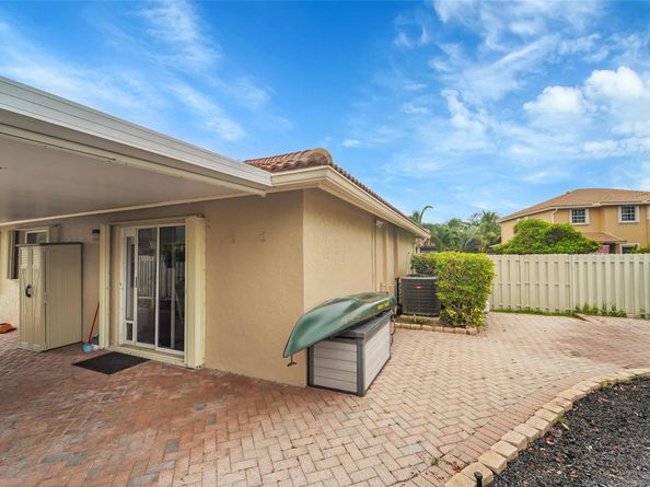 3433 Sands Harbor Trce, Pompano Beach FL 33069