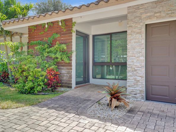 1561 SE 24th Ter, Pompano Beach FL 33062