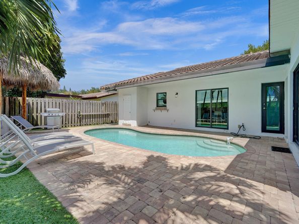 1561 SE 24th Ter, Pompano Beach FL 33062