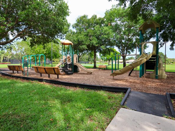 4245 Bluff Harbor Way, Wellington FL 33449