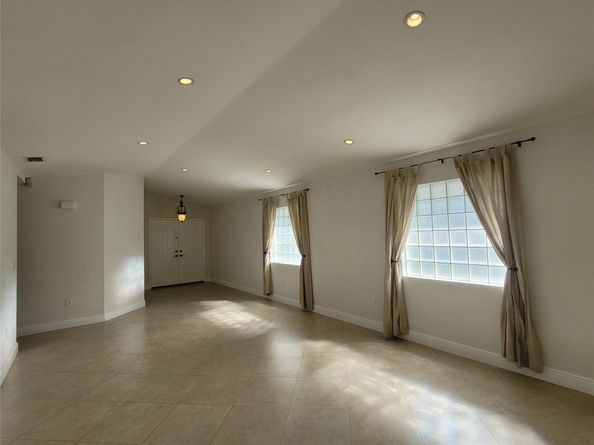 10351 SW 20th Ter, Miami FL 33165