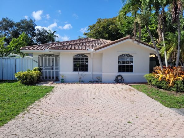 10351 SW 20th Ter, Miami FL 33165