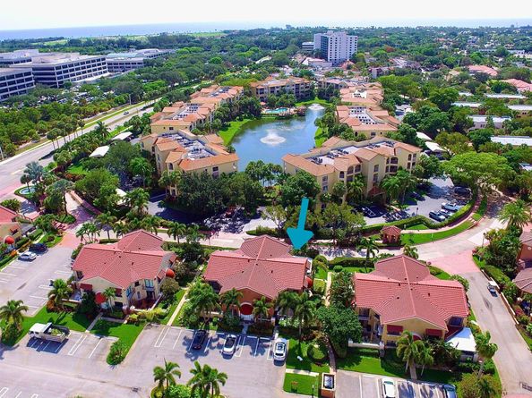 24 Uno Lago Drive, Juno Beach FL 33408