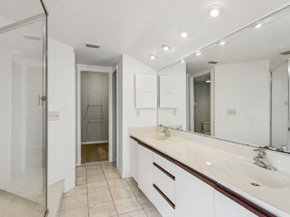 24 Uno Lago Drive, Juno Beach FL 33408