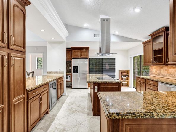 5426 NW 61st Ave, Coral Springs FL 33067