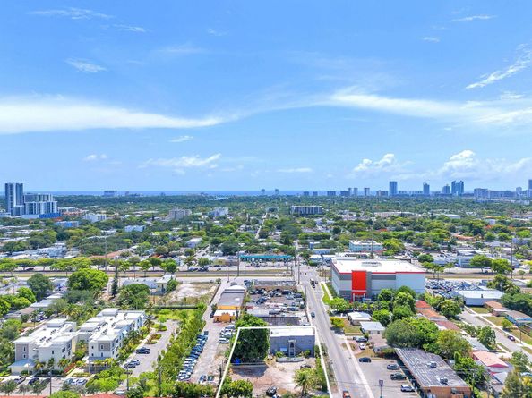 2135 Washington St, Hollywood FL 33020